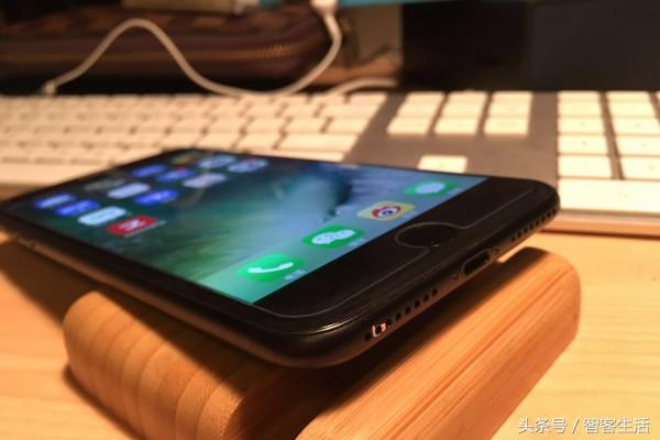 已不是个案，iPhone7Plus掉漆问题越发严重