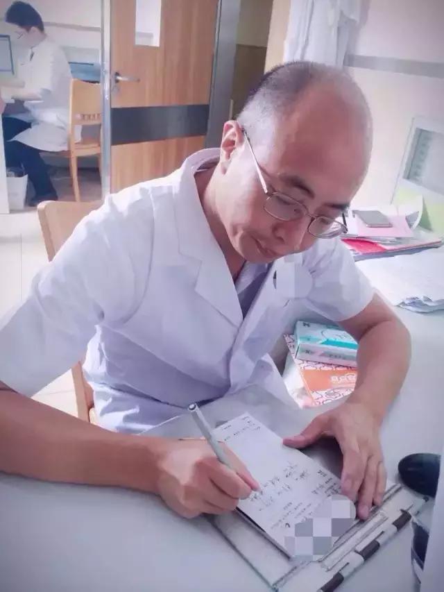 十年沉疴痼疾,月余霍然痊愈,嗳气验案