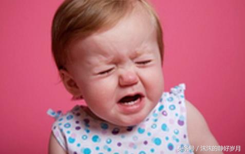 宝宝上火的表现及解决方法,宝宝出现上火的症状如何应对