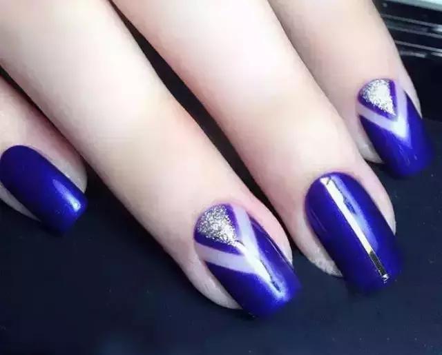 显手白的蓝黑色,显手白的高级颜色