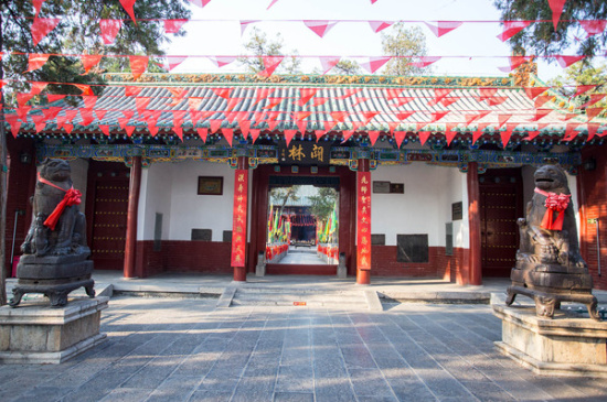 曹操将关羽首级葬于洛阳的关林,洛阳关林是埋葬关羽首级的地方吗