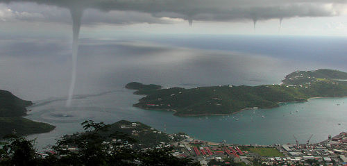 探索中华5000年神秘传说:“龙吸水”、“龙摆尾”、奇观