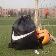 球鞋有异味怎么去除,球鞋放包里臭怎么办