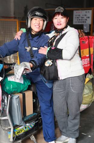 快递员月薪过万为什么依旧缺人,快递员工资不足5000