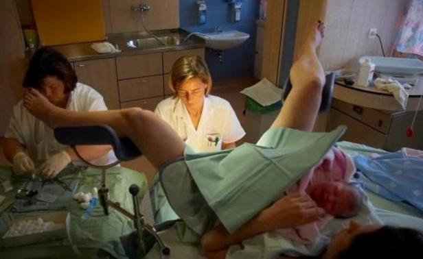 分娩宫口一直不开怎么办,正常分娩产程中产力异常如何处理