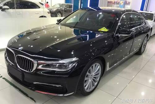 开宝马坐奥迪视频,bmwm750lixdrive试驾