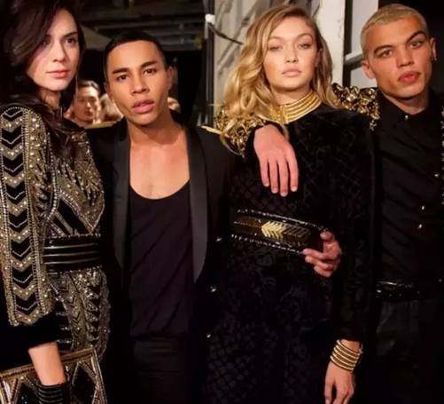 今日发售的HMXKenzo联名款，就算丑哭也要买