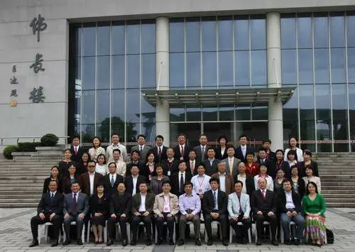 魔都高校法学院系排名：复旦不是第一，同济大学法学竟然被撤？