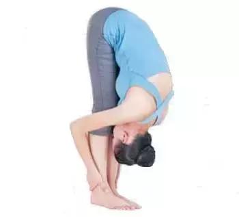 缓解肠胃不舒服的瑜伽教程,肠胃不适瑜伽动作