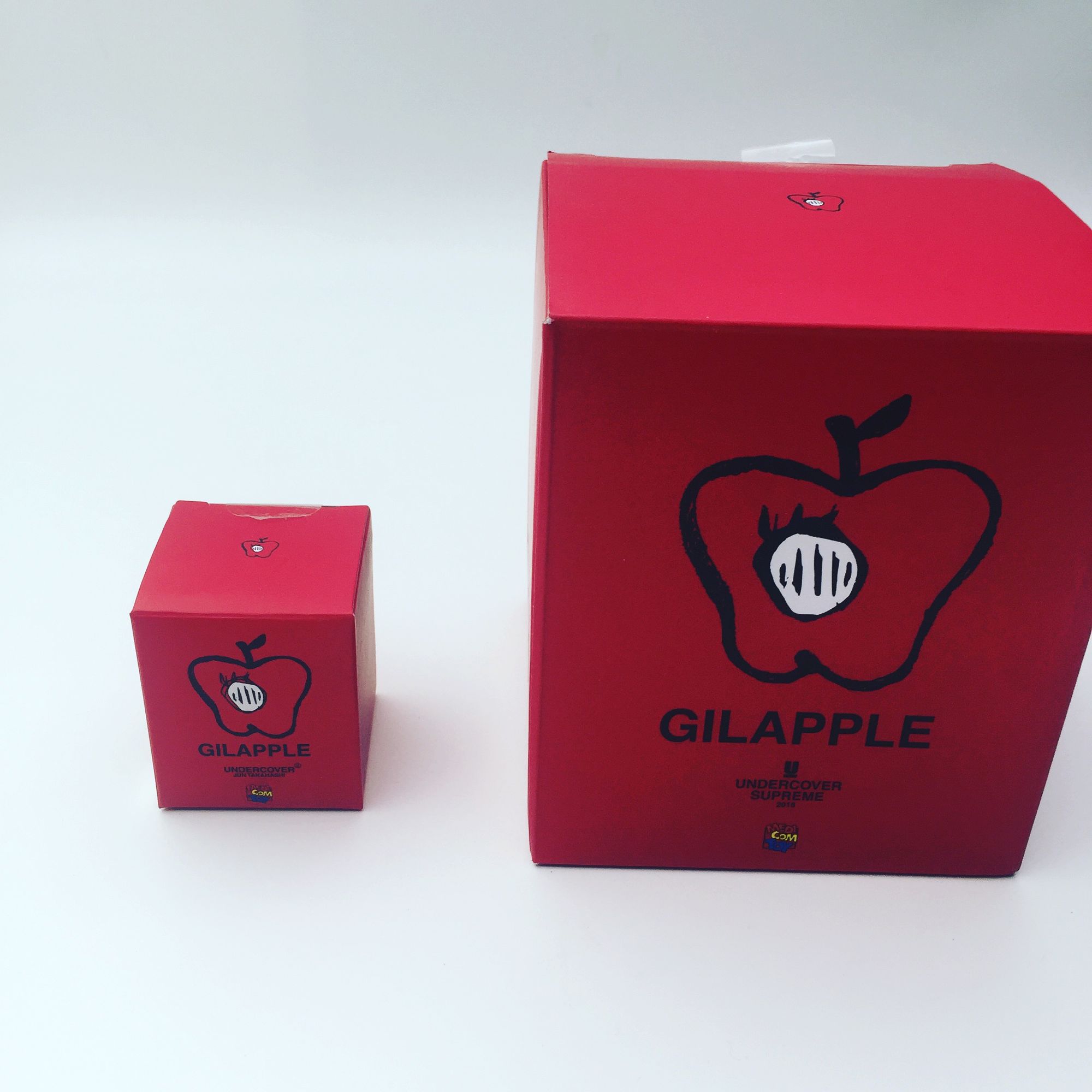 一块700多砖头一个上千的苹果,SUPREME颠覆你的价值观