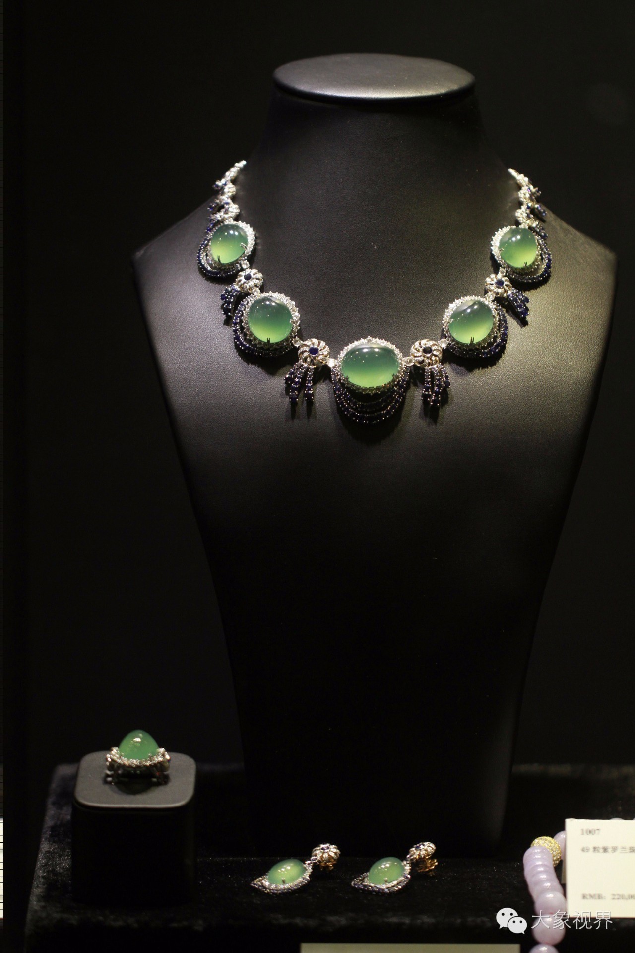 美艳洋模带您私家欧洲之旅!