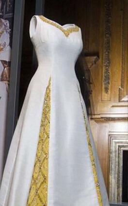 英国女王的衣橱,英国女王奢华礼服