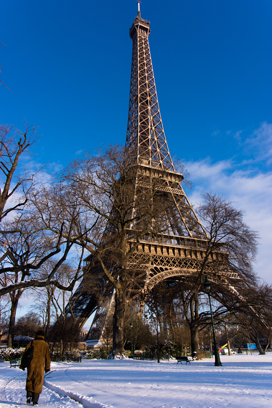 羽绒服moncler带你玩转别样冬日,moncler羽绒服经典款男穿搭