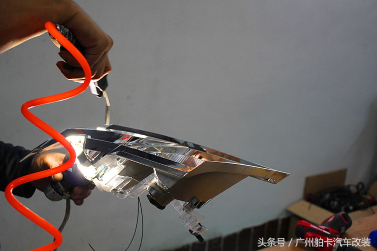 大灯改装不能直接晃远光,卤素灯泡直接换氙气灯泡可以吗