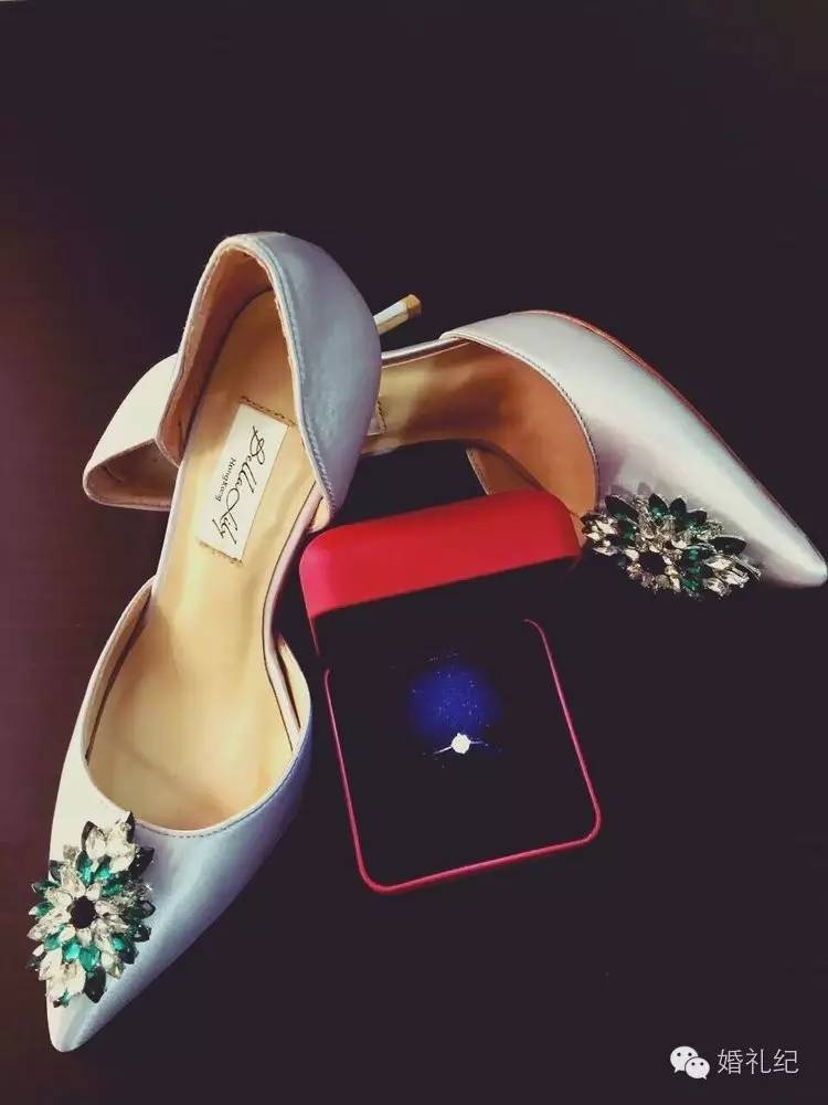 jimmychoo缎面婚鞋,jimmychoo婚鞋好穿吗
