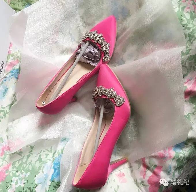 jimmychoo缎面婚鞋,jimmychoo婚鞋好穿吗