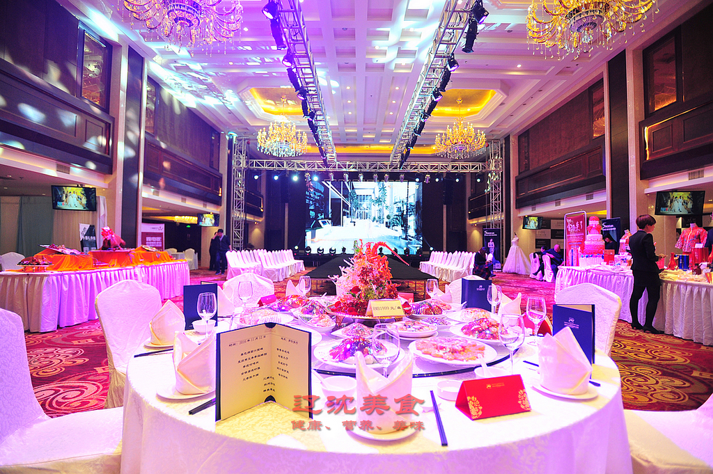 沈阳办场婚礼多少钱,请问现在办婚宴需要多少钱一桌