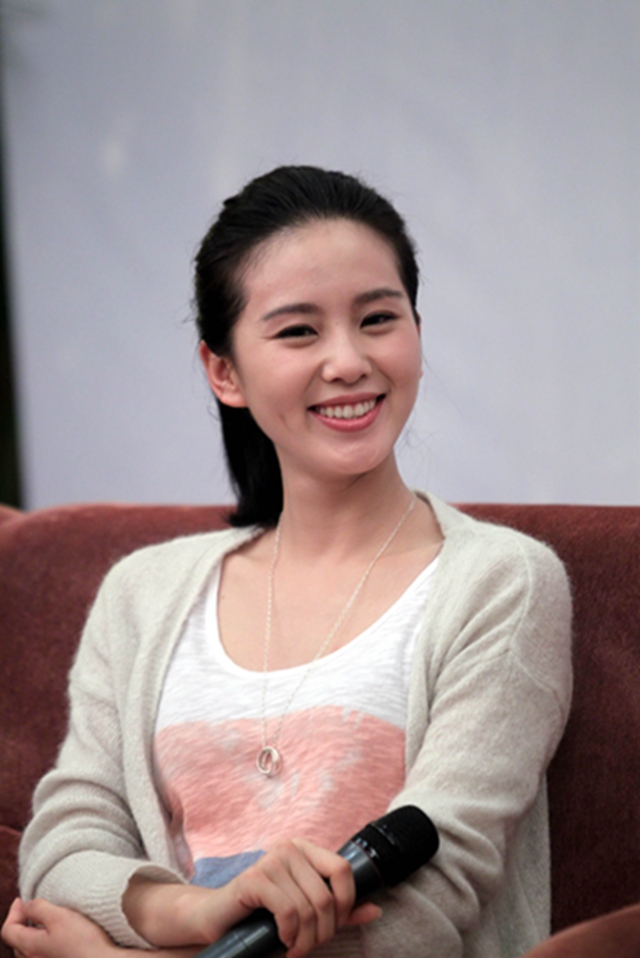 马尾都是明星范儿，又到头发起电时，你怎么办？