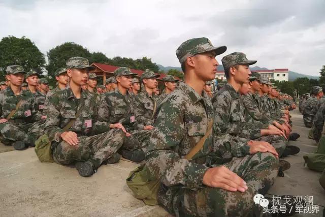熬过新兵连才算真正的兵,新兵连的滋味