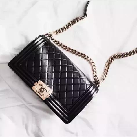 香奈儿购包圣经：经典款哪里买最便宜？