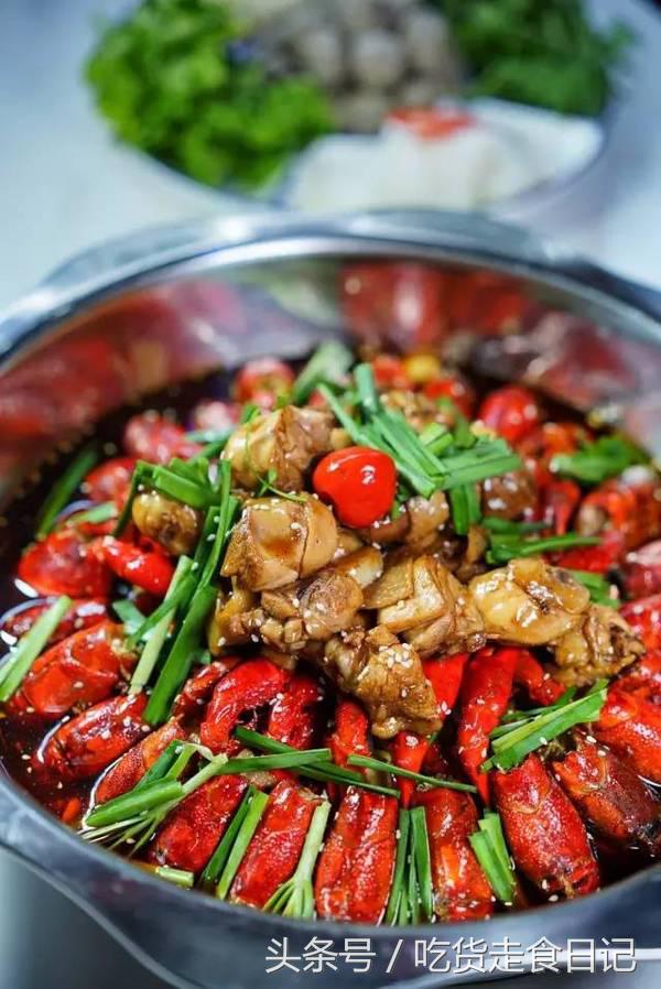 这家店的小龙虾百吃不厌,小龙虾选十三香还是油焖