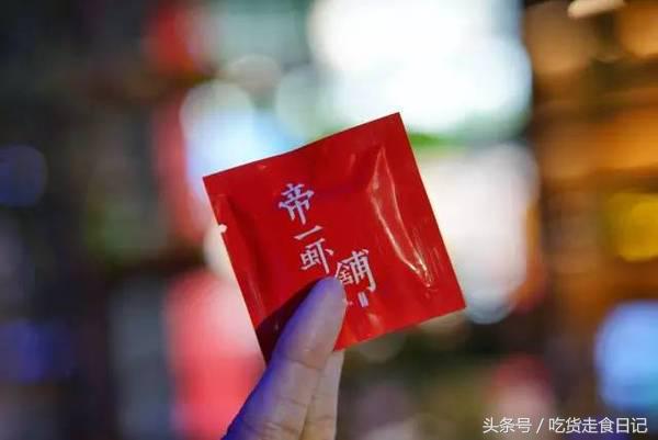 这家店的小龙虾百吃不厌,小龙虾选十三香还是油焖