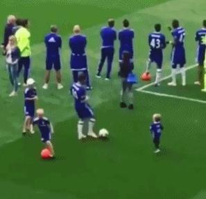 疯狂足球搞笑足球集锦,足球超级大失误视频集锦