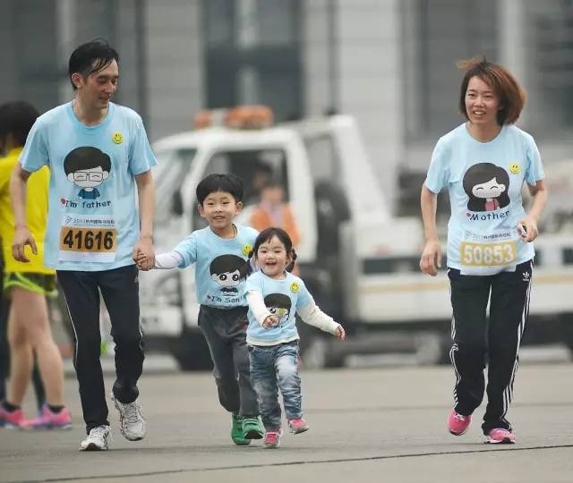 小微拼尽洪荒之力，全程记录杭马！杭州人30年前这样开跑