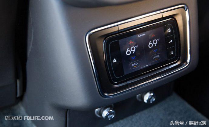 添越vs揽胜大小,添越实车对比揽胜