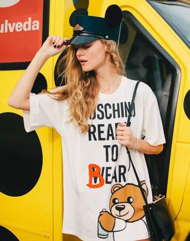 Word妈！Moschino这只蠢萌的小熊为什么这么火？