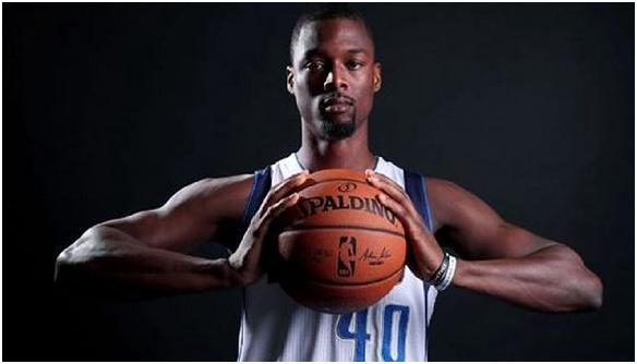 巴恩斯狂轰30分,巴恩斯拿下19分6板