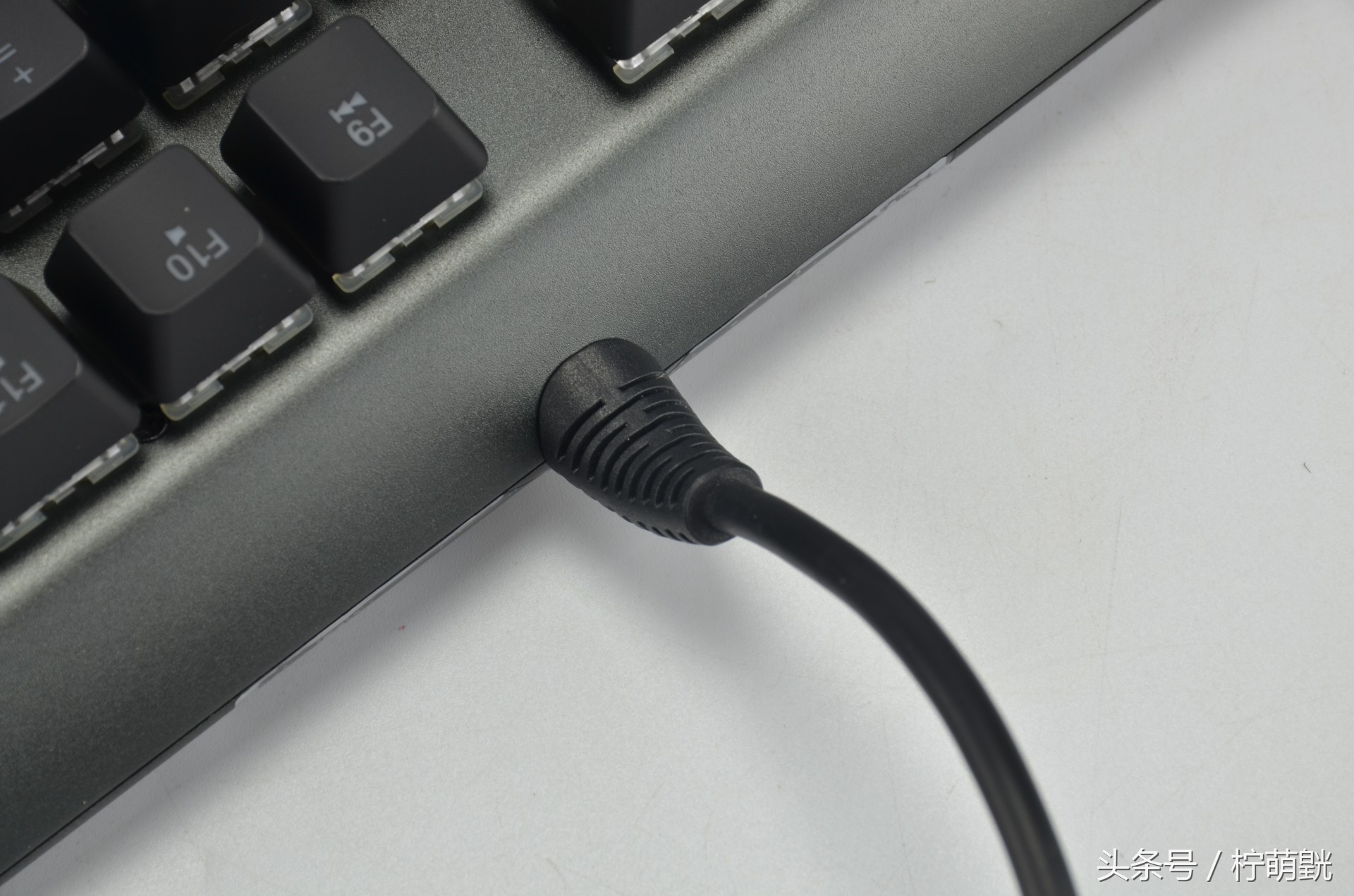 顶级rgb机械键盘,赛睿apexprort机械键盘评测