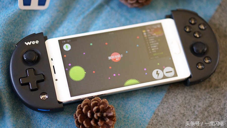 飞智wee手柄支持ios15.0,飞智游戏手柄wee拉伸手柄