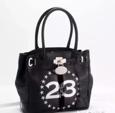 适合年轻人的潮牌包包品牌,目前日本最流行的包包