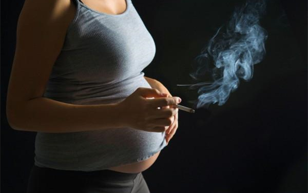 自然流产是缘还是孽,无声无息自己流产怎么回事