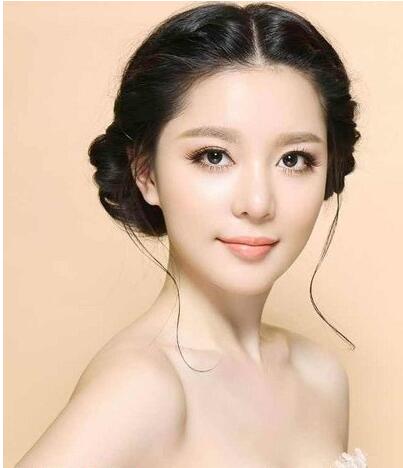 好看到爆的扎头发,减龄长头发怎么扎头发好看又简单