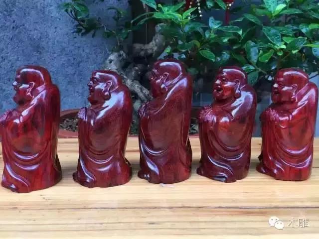 带星星的手串都是什么材质,小叶紫檀带星星是真的吗