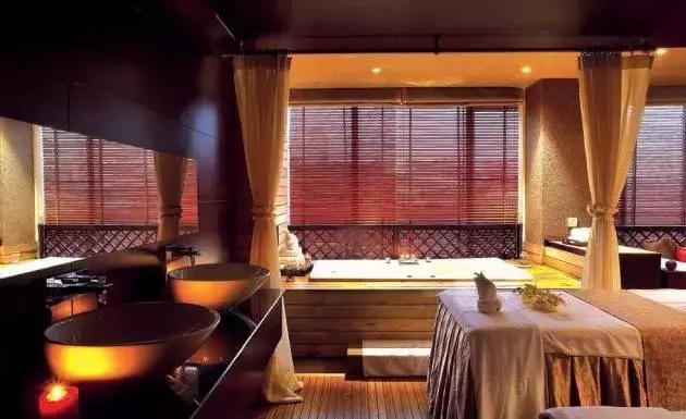 小小手机如何让初中毕业的她实现月销售额30万?