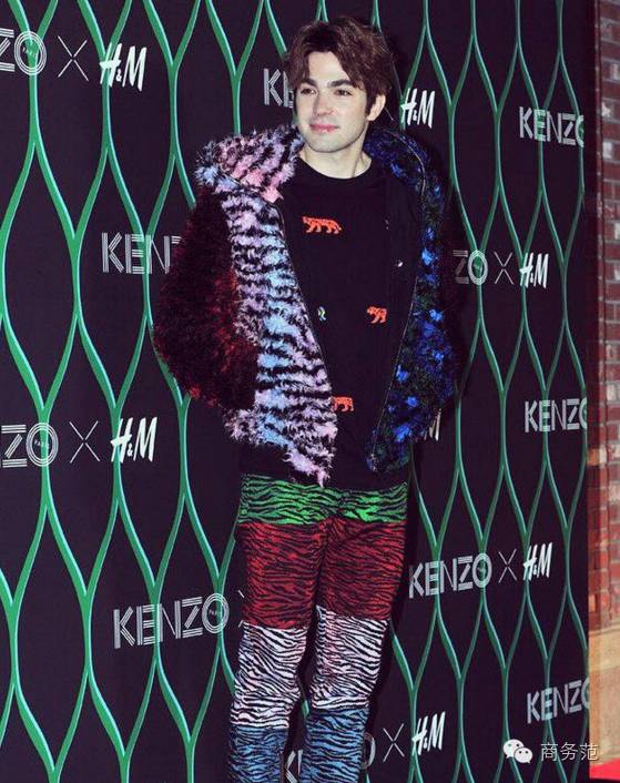 全球都在抢的KenzoxHM，然而再帅穿上也变村炮
