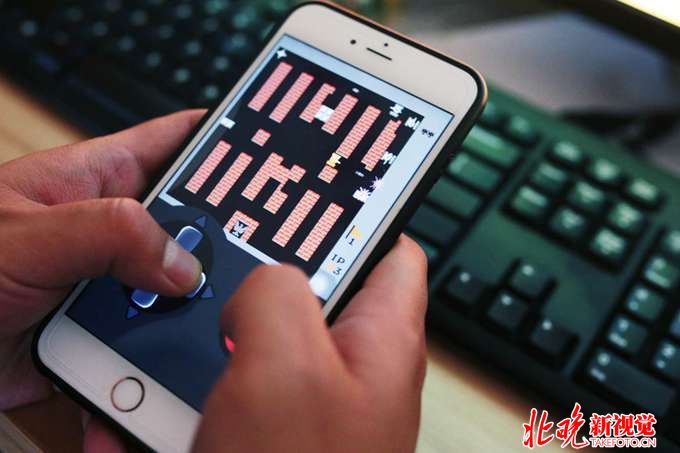 他们这样报复自己可怜的童年:带自家娃继续迷恋红白机