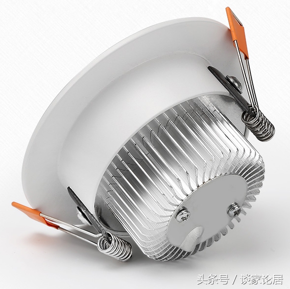 2015唐大灯换灯泡怎么换,家庭用的灯怎么换灯泡