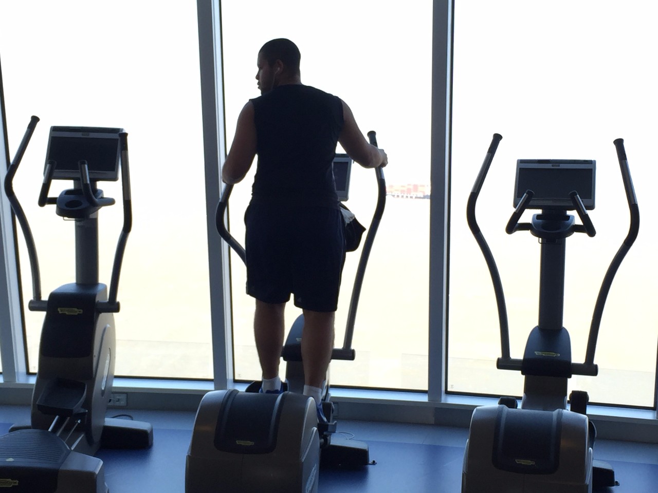 皇家加勒比海洋量子号,亚洲最大邮轮海洋量子号视频