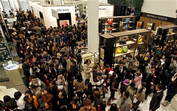 买包=投资?有些名牌包包的价格比房价涨得还快