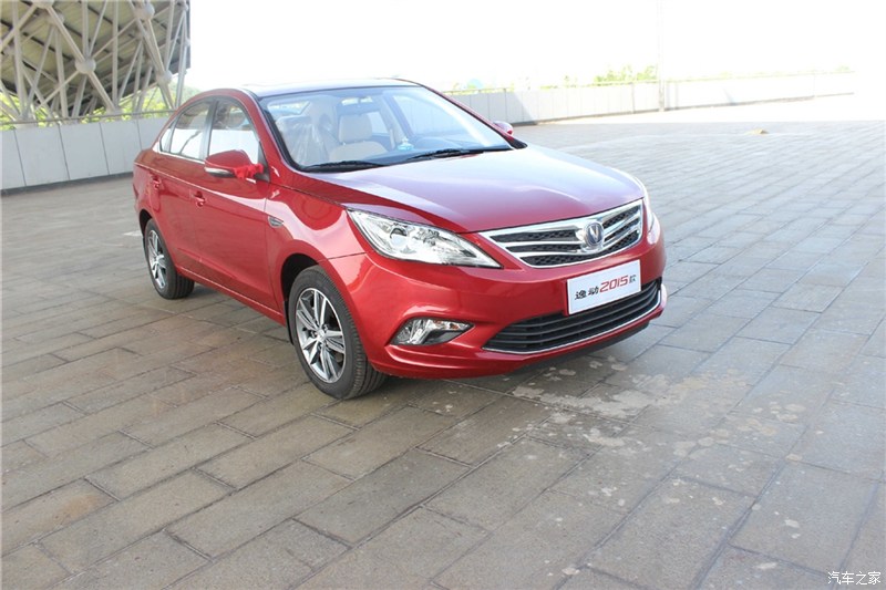 新手头一天上路怕熄火怕迷路？8万家轿自动导航全都有