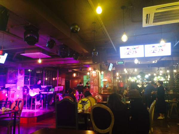 一段美丽感人的爱情故事,一个美丽的爱情故事的开始