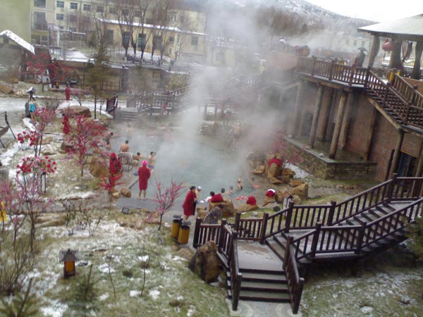 辽阳弓长岭水朝温泉,弓长岭水天一色温泉