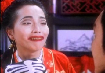 被周星驰捧红，与僵尸道长生死相恋的石榴姐，如今为何街边吃烤串