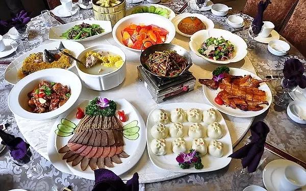 三泸君吐血搜集2016年春节期间泸州近50家餐厅营业时间