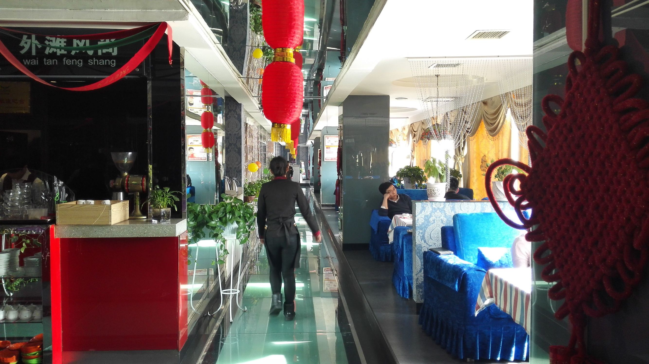 走吗约起之——外滩风尚西餐咖啡。各位您约了吗？我在太原尖草坪