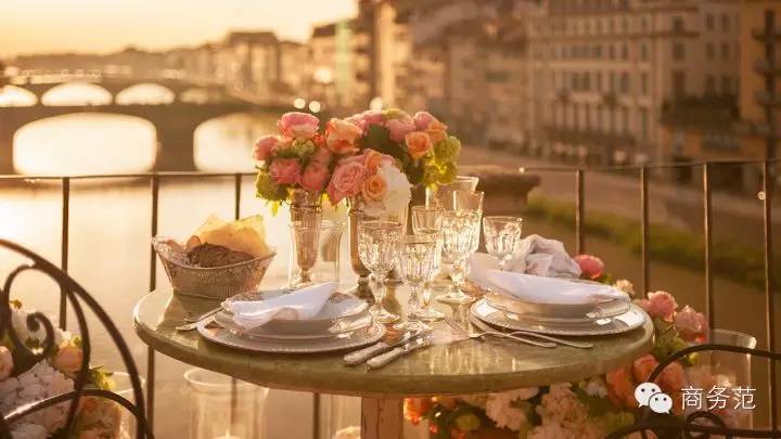 为什么有钱人都爱住别墅,为什么大佬都喜欢四季酒店